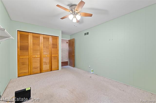 Builiding view thirty for 25574 Wilson, Dearborn Heights, MI. 48127