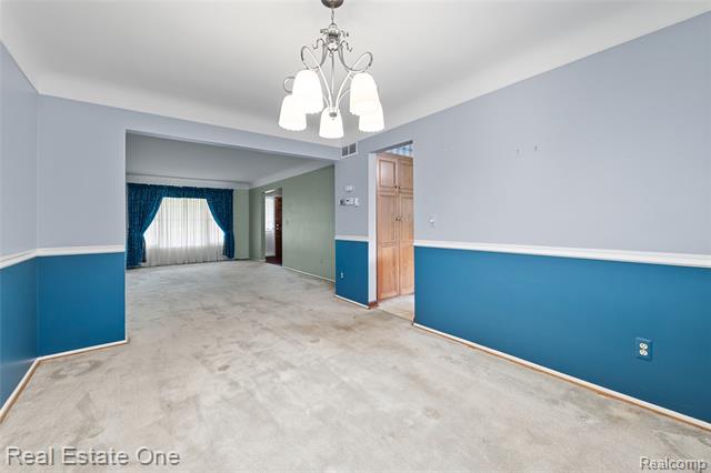 Builiding view twenty eight for 25574 Wilson, Dearborn Heights, MI. 48127