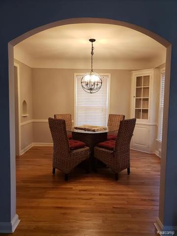 Builiding view eighteen for 22844 Buckingham, Dearborn, MI. 48128