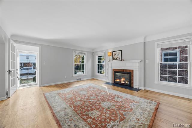 Builiding view eleven for 22844 Buckingham, Dearborn, MI. 48128