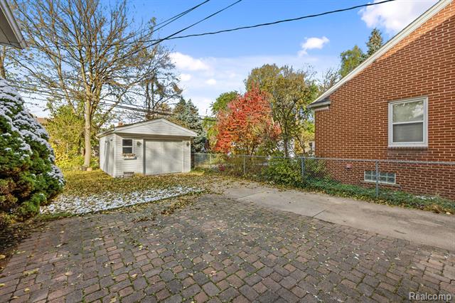 Builiding view four for 22844 Buckingham, Dearborn, MI. 48128