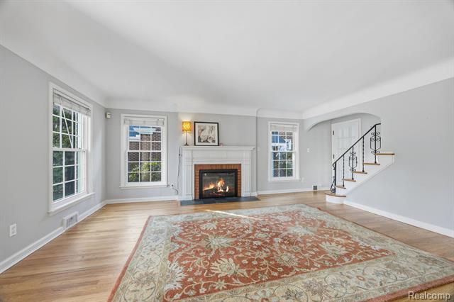 Builiding view thirteen for 22844 Buckingham, Dearborn, MI. 48128