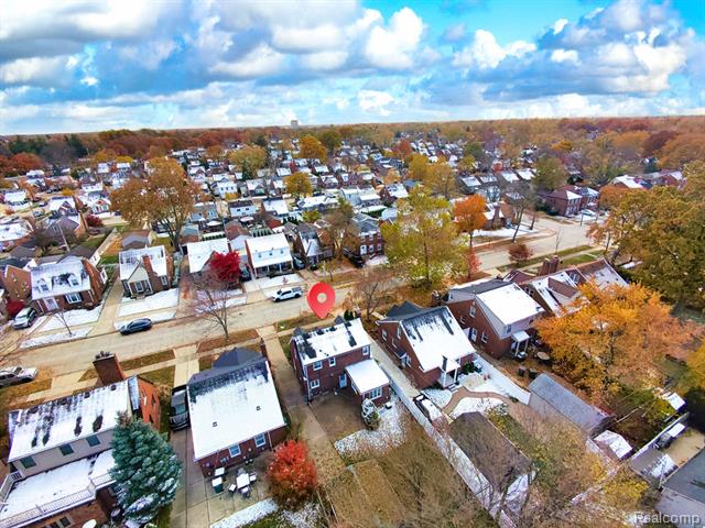 Builiding view thirty four for 22844 Buckingham, Dearborn, MI. 48128