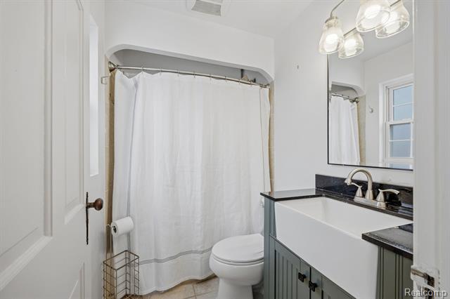 Builiding view twenty five for 22844 Buckingham, Dearborn, MI. 48128