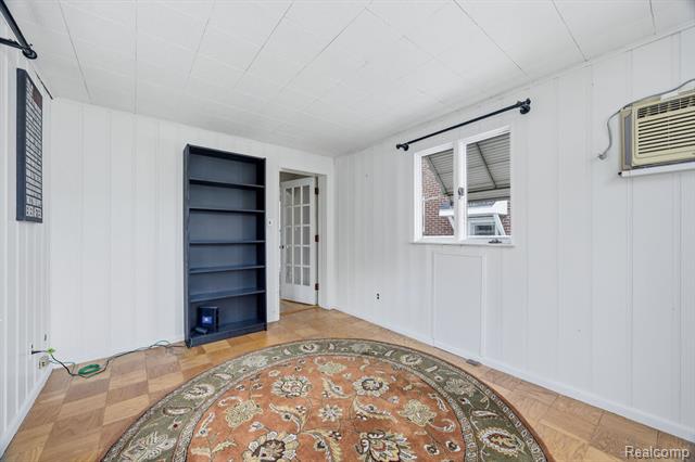 Builiding view twenty four for 22844 Buckingham, Dearborn, MI. 48128