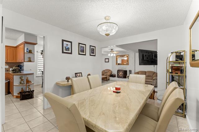 Builiding view eight for 26611 Cecile, Dearborn Heights, MI. 48127