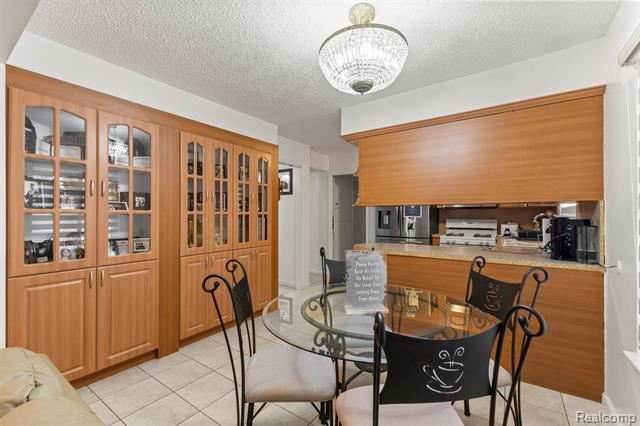 Builiding view eleven for 26611 Cecile, Dearborn Heights, MI. 48127