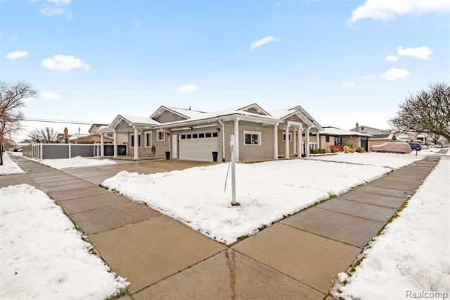 Builiding view fifty for 26611 Cecile, Dearborn Heights, MI. 48127