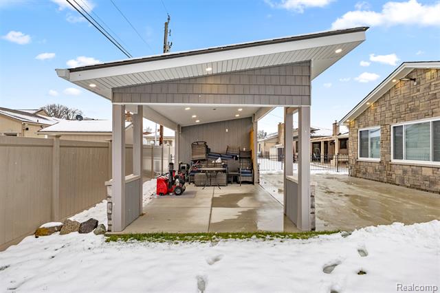 Builiding view forty five for 26611 Cecile, Dearborn Heights, MI. 48127