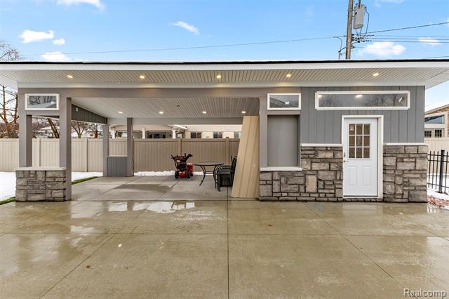 Builiding view forty four for 26611 Cecile, Dearborn Heights, MI. 48127