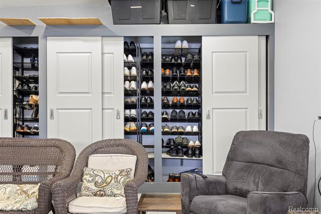 Builiding view forty one for 26611 Cecile, Dearborn Heights, MI. 48127