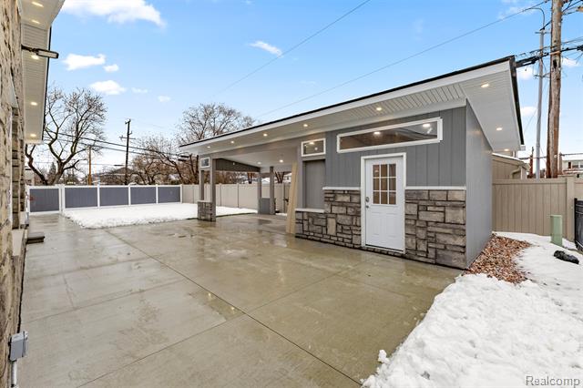 Builiding view forty three for 26611 Cecile, Dearborn Heights, MI. 48127