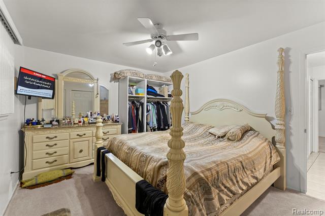 Builiding view twenty four for 26611 Cecile, Dearborn Heights, MI. 48127