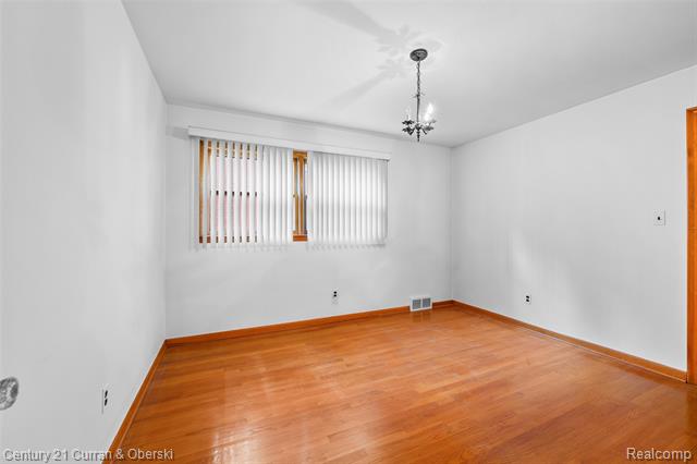 Builiding view fifteen for 1521 N Vernon, Dearborn, MI. 48128