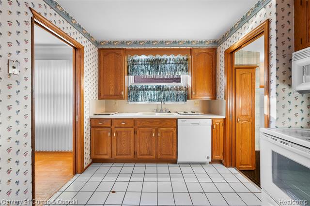 Builiding view nine for 1521 N Vernon, Dearborn, MI. 48128