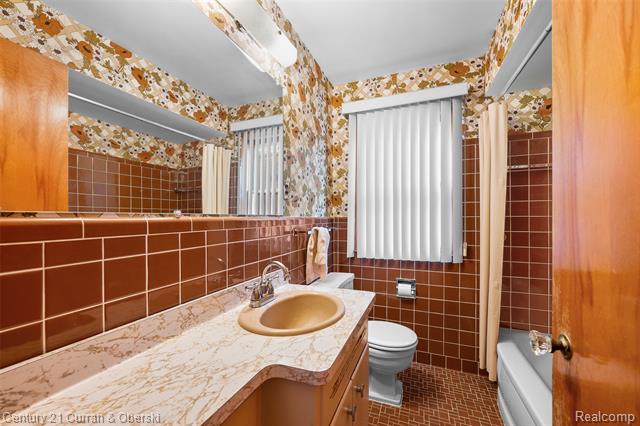 Builiding view twelve for 1521 N Vernon, Dearborn, MI. 48128