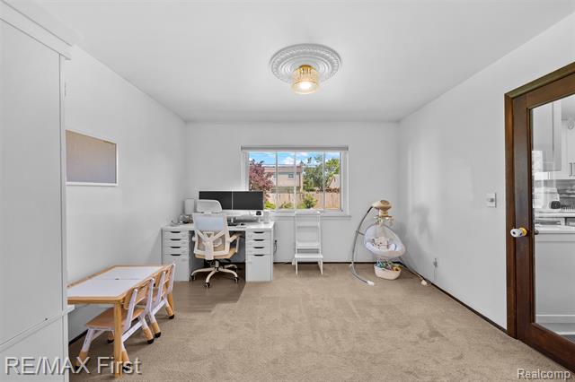 Builiding view thirty one for 26376 Lawrence, Dearborn Heights, MI. 48127