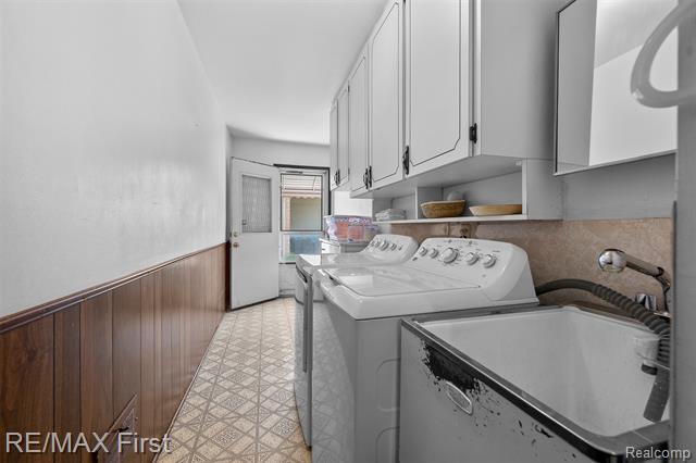Builiding view thirty six for 26376 Lawrence, Dearborn Heights, MI. 48127