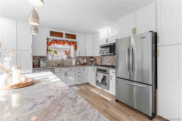 Builiding view eight for 31549 John Hauk, Garden City, MI. 48135