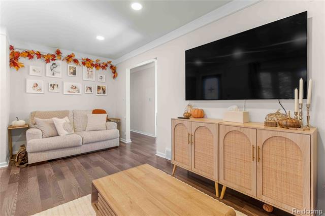 Builiding view four for 31549 John Hauk, Garden City, MI. 48135