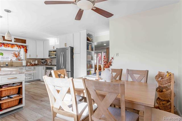 Builiding view fourteen for 31549 John Hauk, Garden City, MI. 48135