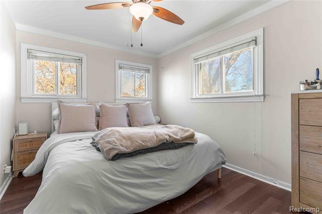 Builiding view seventeen for 31549 John Hauk, Garden City, MI. 48135