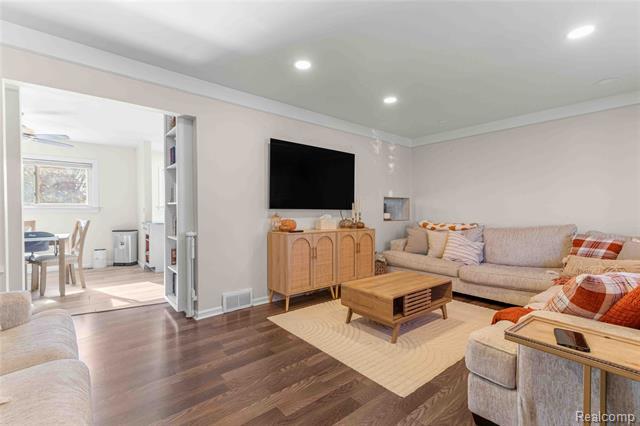 Builiding view three for 31549 John Hauk, Garden City, MI. 48135