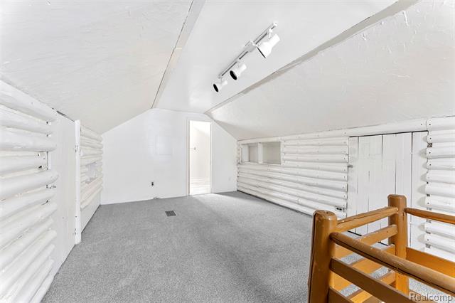 Builiding view fifteen for 23621 Lawrence, Dearborn, MI. 48128