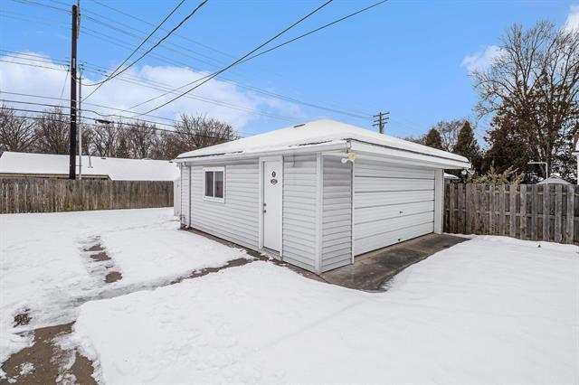 Builiding view twenty two for 30801 Pardo, Garden City, MI. 48135