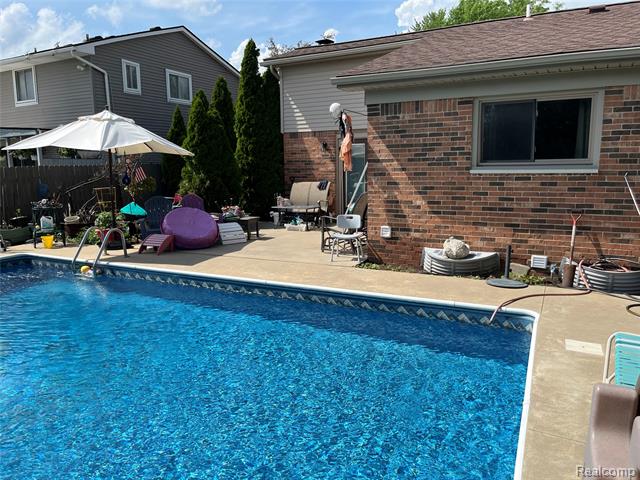 Builiding view seventeen for 44131 Westminister Way, Canton, MI. 48187