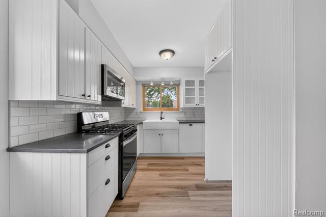Builiding view eight for 33484 Krauter, Westland, MI. 48185