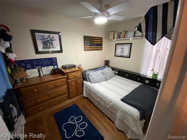 Builiding view fourteen for 1846 N Elizabeth, Dearborn, MI. 48128