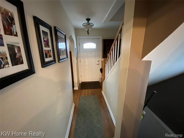 Builiding view seventeen for 1846 N Elizabeth, Dearborn, MI. 48128