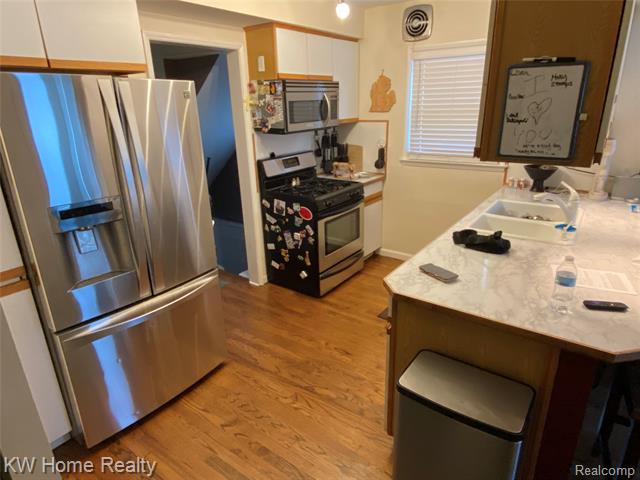 Builiding view ten for 1846 N Elizabeth, Dearborn, MI. 48128