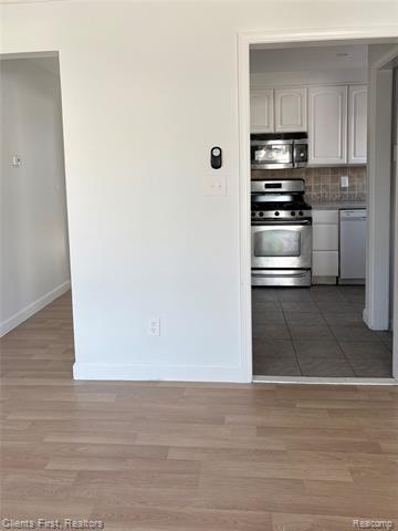Builiding view nine for 251 Helen, Garden City, MI. 48135