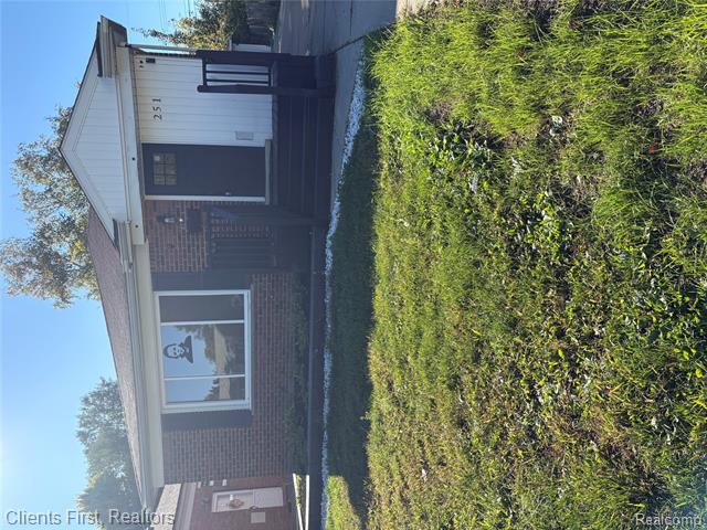 Builiding view one for 251 Helen, Garden City, MI. 48135