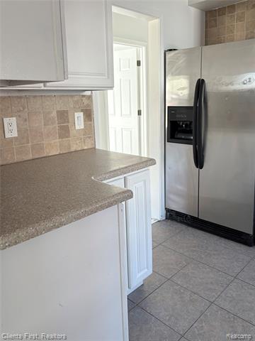 Builiding view thirteen for 251 Helen, Garden City, MI. 48135