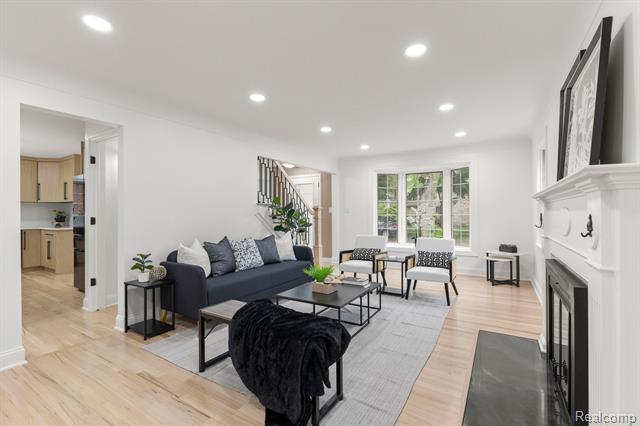 Builiding view eight for 21984 Wildwood, Dearborn, MI. 48128