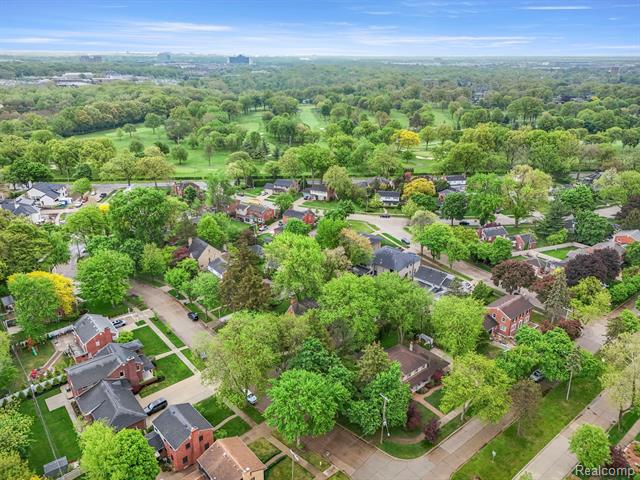 Builiding view forty eight for 21984 Wildwood, Dearborn, MI. 48128