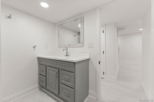 Builiding view forty for 21984 Wildwood, Dearborn, MI. 48128