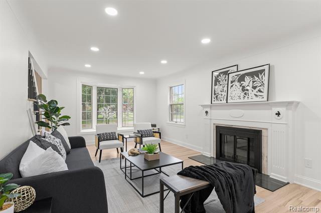 Builiding view nine for 21984 Wildwood, Dearborn, MI. 48128