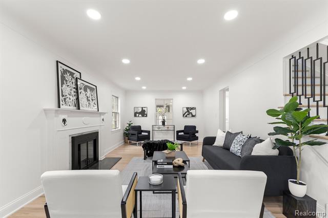 Builiding view six for 21984 Wildwood, Dearborn, MI. 48128