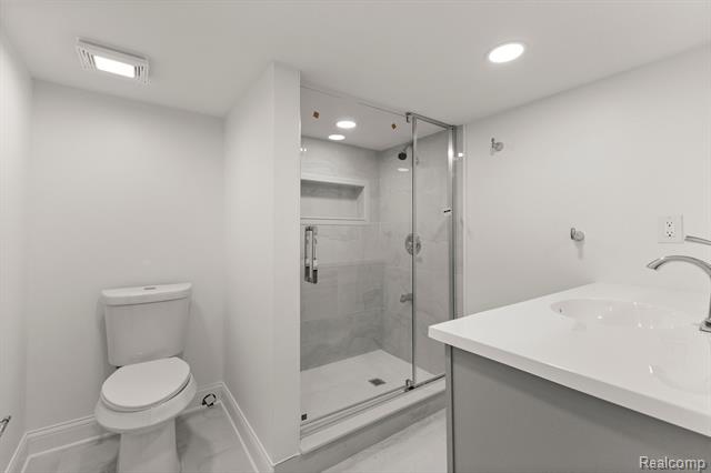 Builiding view thirty nine for 21984 Wildwood, Dearborn, MI. 48128