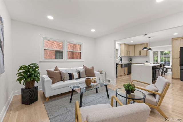 Builiding view twenty one for 21984 Wildwood, Dearborn, MI. 48128