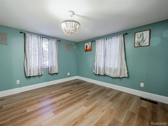 Builiding view eighteen for 6087 N Parent, Westland, MI. 48185