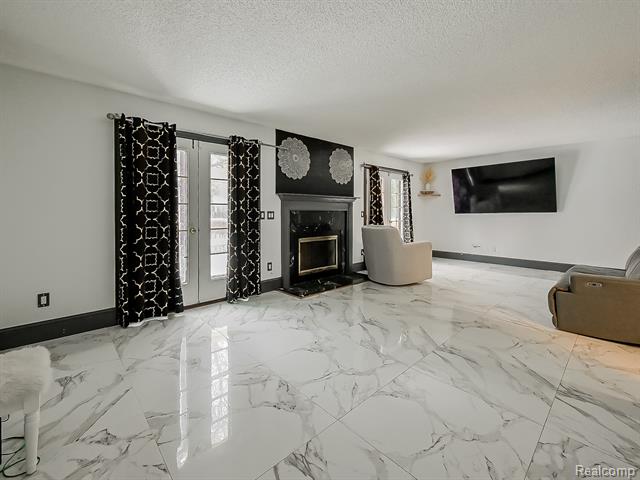 Builiding view eleven for 6087 N Parent, Westland, MI. 48185