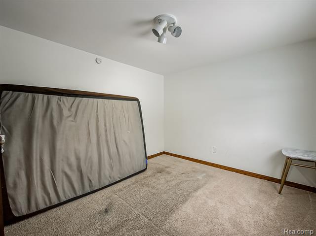 Builiding view fifteen for 6087 N Parent, Westland, MI. 48185