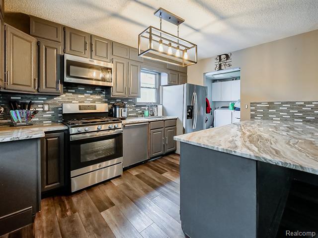 Builiding view five for 6087 N Parent, Westland, MI. 48185