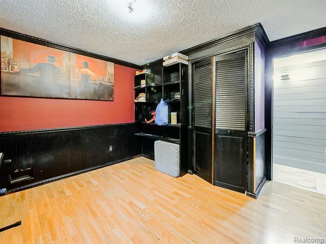 Builiding view fourteen for 6087 N Parent, Westland, MI. 48185