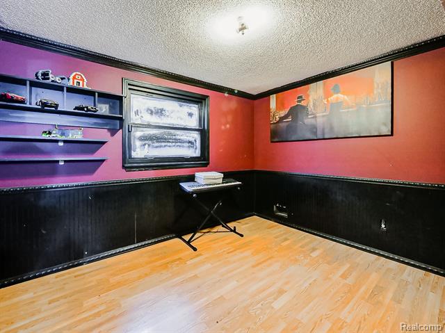 Builiding view thirteen for 6087 N Parent, Westland, MI. 48185